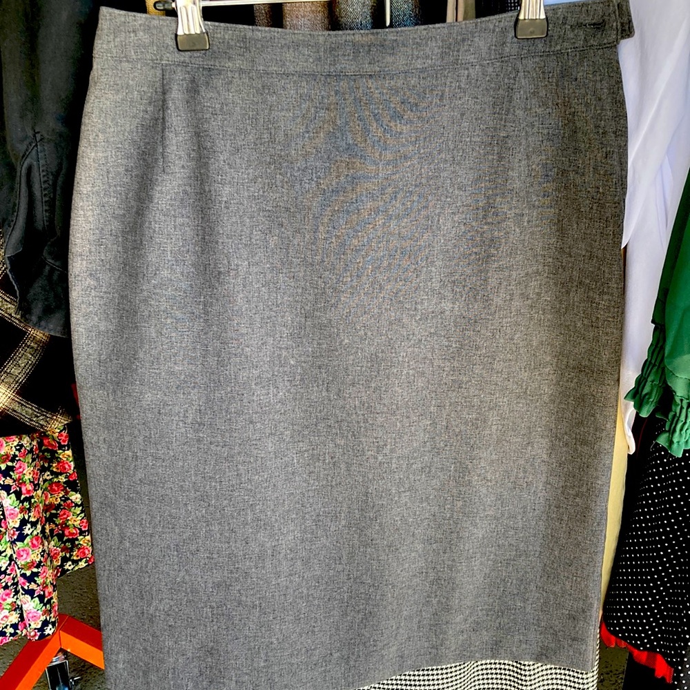 Gray pencil skirt